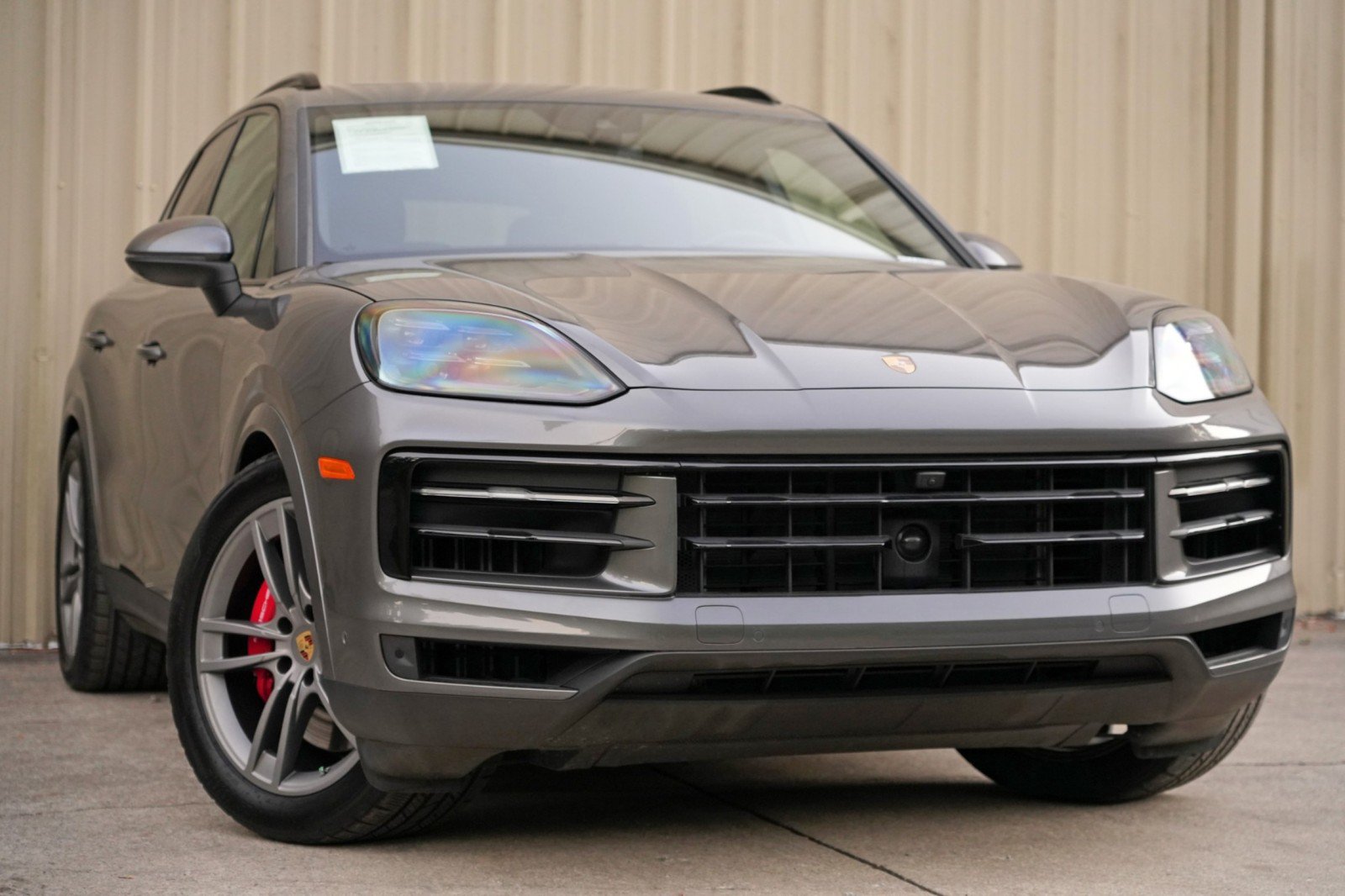 Used 2024 Porsche Cayenne S w/ Premium Package Plus AWD/4WD image 4