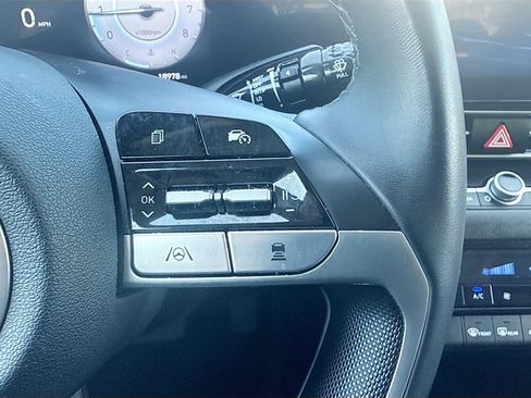 Used 2024 Hyundai Elantra SEL w/ Convenience Package FWD image 36