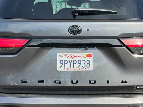 Used 2025 Toyota Sequoia Platinum AWD/4WD image 22