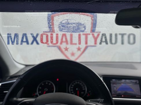 Used 2017 Audi Q5 2.0T Premium Plus w/ Technology Package image 32