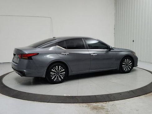 Used 2023 Nissan Altima 2.5 SV w/ SV Premium Package FWD image 7