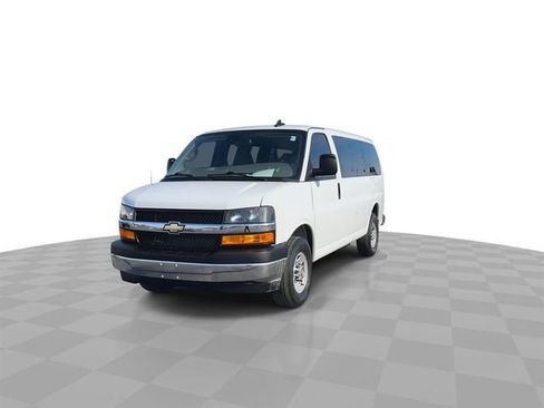Certified 2024 Chevrolet Express 2500 LT w/ LT Preferred Equipment Group image 3