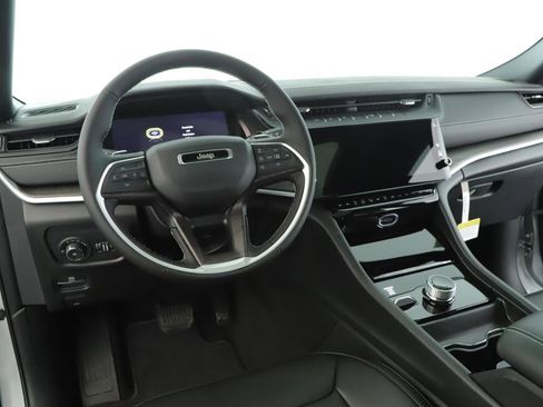 New 2026 Jeep Grand Cherokee Limited w/ Limited Altitude Package image 2