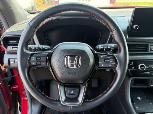 Certified 2024 Honda Pilot TrailSport image 8