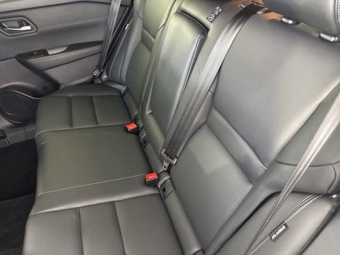 Used 2025 Nissan Rogue SL FWD image 24