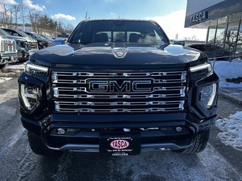 New 2026 GMC Canyon Denali w/ LPO, Denali Black Edition image 2