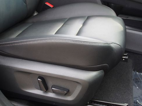 Used 2023 Nissan Rogue SL image 12