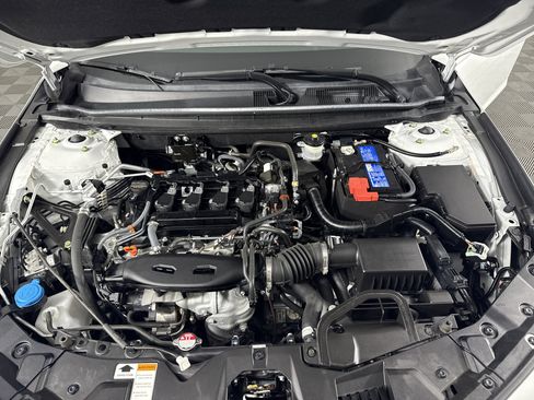 Used 2023 Honda Accord EX image 10