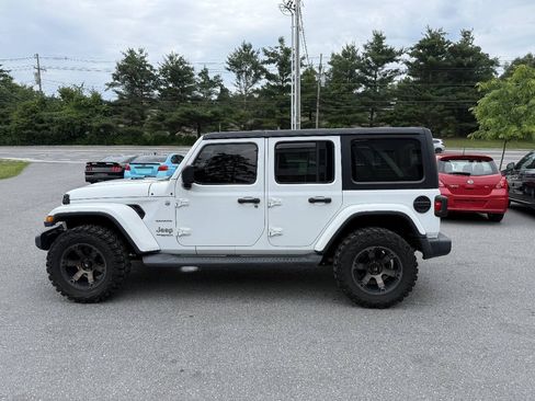 Used 2020 Jeep Wrangler Unlimited Sahara AWD/4WD image 9
