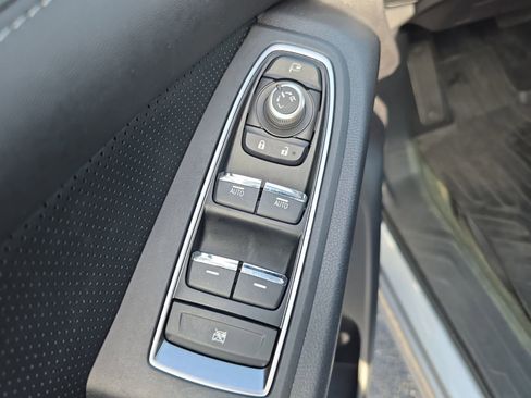 Used 2024 Subaru Ascent Limited w/ Technology Package image 13