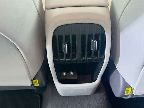 Used 2024 Hyundai Kona SEL FWD image 28