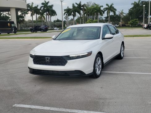 Used 2025 Honda Accord LX image 15
