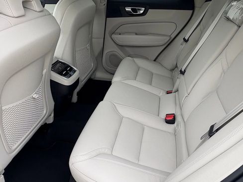 New 2026 Volvo XC60 B5 Ultra w/ Protection Package Premier AWD/4WD image 23