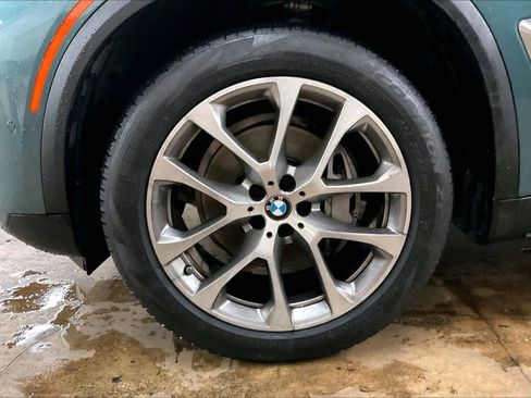 Used 2024 BMW X5 xDrive40i w/ Premium Package image 12
