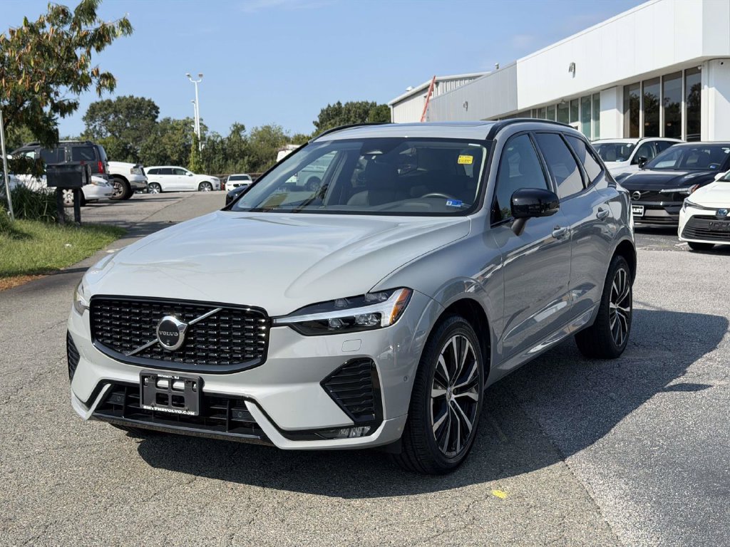 Used 2024 Volvo XC60 B5 Plus w/ Protection Package Premier AWD/4WD image 23