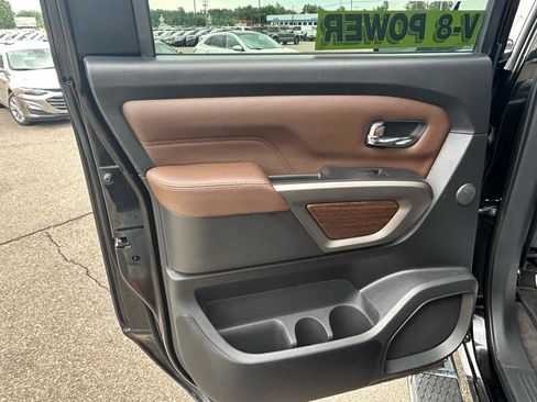 Used 2021 Nissan Titan Platinum Reserve w/ Moonroof Package AWD/4WD image 13