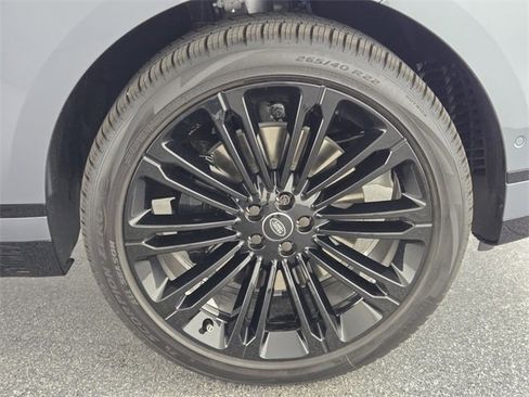 New 2026 Land Rover Range Rover Velar Dynamic SE image 10
