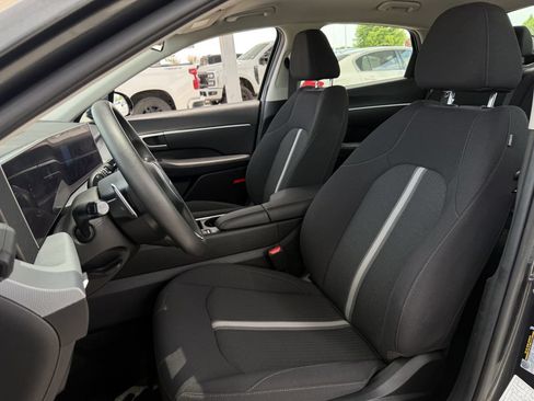 Used 2025 Hyundai Sonata SEL FWD image 23