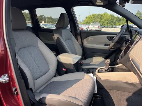 Certified 2025 Subaru Forester Premium AWD/4WD image 26