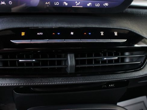 Used 2026 Buick Enclave Sport Touring AWD/4WD image 44