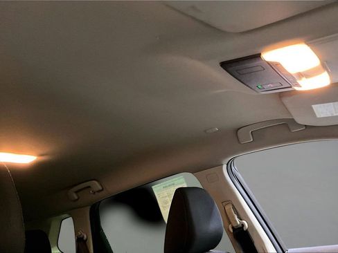 Used 2023 Nissan Rogue SV image 27