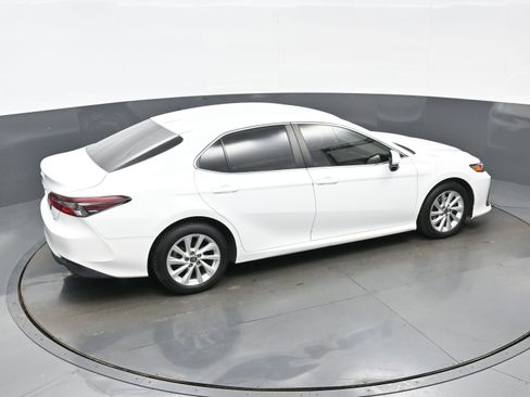 Used 2022 Toyota Camry LE FWD image 40