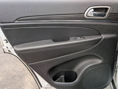 Certified 2022 Jeep Grand Cherokee Limited image 31