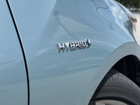 Used 2019 Toyota Prius Limited FWD image 11