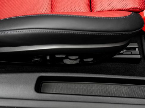 Used 2025 Porsche 911 Carrera GTS image 40