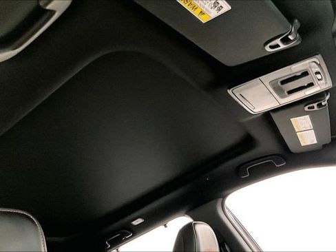 Used 2025 Honda Pilot TrailSport image 19