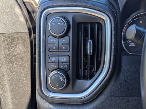 Used 2022 Chevrolet Silverado 1500 RST image 11