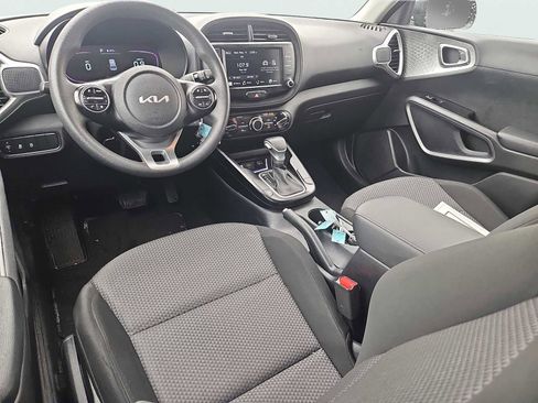 Used 2023 Kia Soul LX w/ LX Technology Package FWD image 10