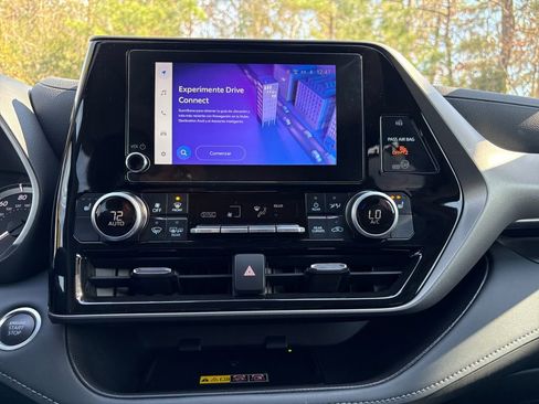 Used 2025 Toyota Highlander XLE image 30