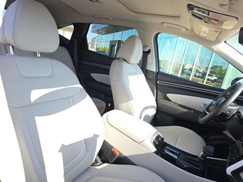 Certified 2024 Hyundai Tucson SEL w/ Convenience Package FWD image 10
