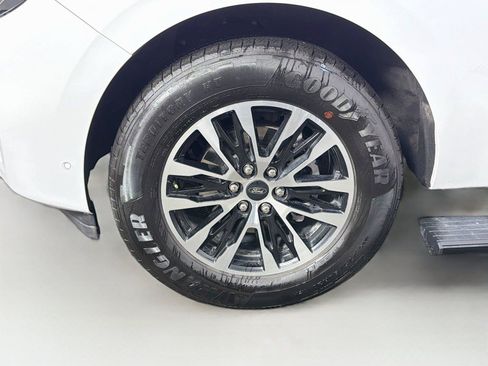 Used 2025 Ford Expedition Max Platinum AWD/4WD image 34