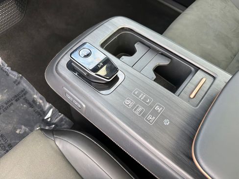 Used 2023 Nissan Ariya FWD image 18