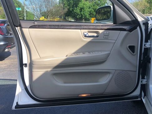 Used 2008 Cadillac DTS image 21