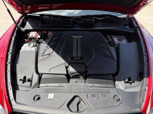 Used 2022 Bentley Bentayga image 39