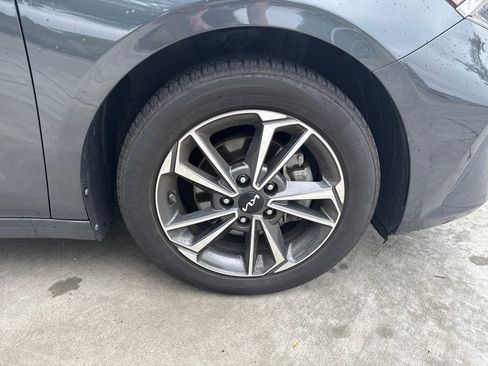 Used 2023 Kia Forte LXS FWD image 11