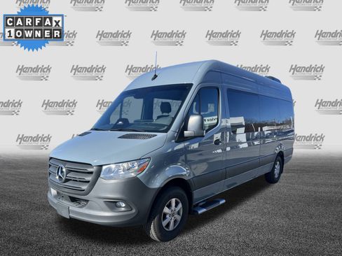 Used 2025 Mercedes-Benz Sprinter 2500 image 5