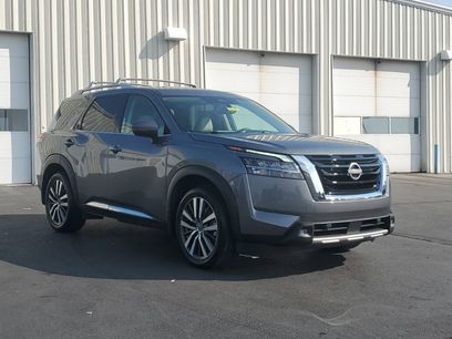Used 2022 Nissan Pathfinder Platinum