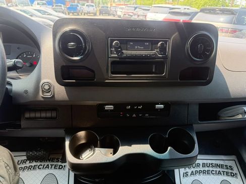 Used 2021 Mercedes-Benz Sprinter 2500 w/ Driver Convenience Package image 11