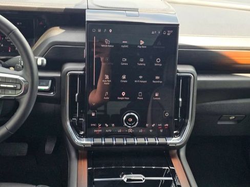 Used 2026 GMC Yukon Denali w/ Sun & Power Step Package RWD image 17