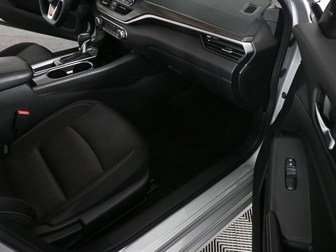 Used 2024 Nissan Altima 2.5 SV image 20