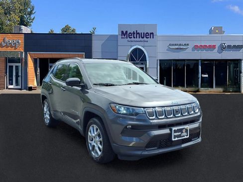 Used 2022 Jeep Compass Latitude AWD/4WD image 1