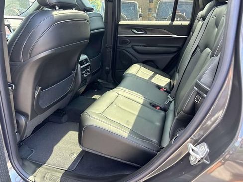 New 2026 Jeep Grand Cherokee Limited w/ Limited Altitude Package AWD/4WD image 7