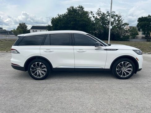 Used 2025 Lincoln Aviator AWD w/ Equipment Group 101A image 2