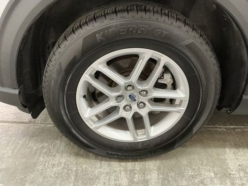 Used 2025 Ford Explorer Active image 11