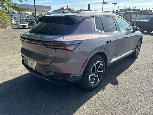 Used 2025 Chevrolet Equinox EV LT image 8
