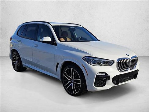 Used 2019 BMW X5 xDrive50i w/ M Sport Package image 3
